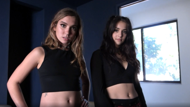 [FamilyTherapyXXX] Bailey Base, Sofie Reyez (Goth Girl Slumber Party / 01.15.2022)